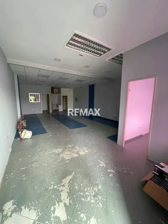 Local Comercial en alquiler C.C Tacarigua zona industrial - 5