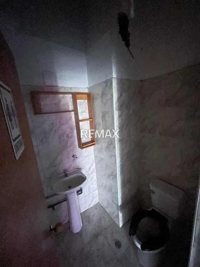 Local Comercial en alquiler C.C Tacarigua zona industrial - 7