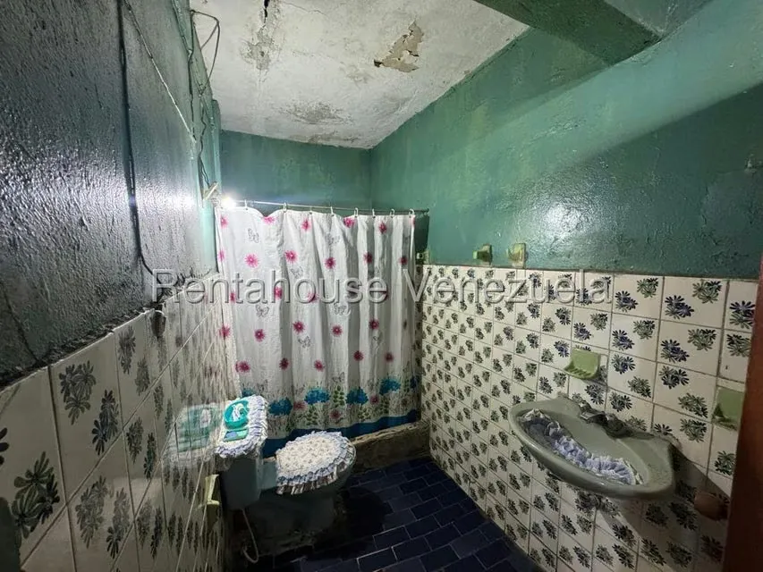 Casa (1 Nivel) en Venta en Centro, Lara - 23