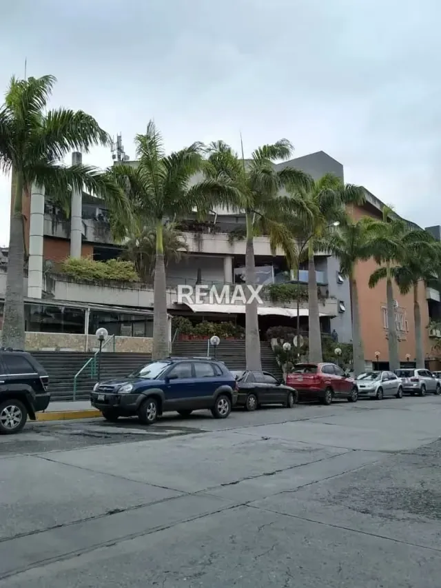 ALQUILER LOCAL 12 MTS., UBICACIÓN PRIVILEGIADA CC.TERRAZAS LA LAGUNITA 26-45