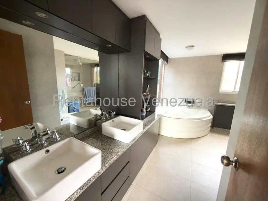 Apartamento (1 Nivel) en Venta en Oripoto, Distrito Metropolitano - 25