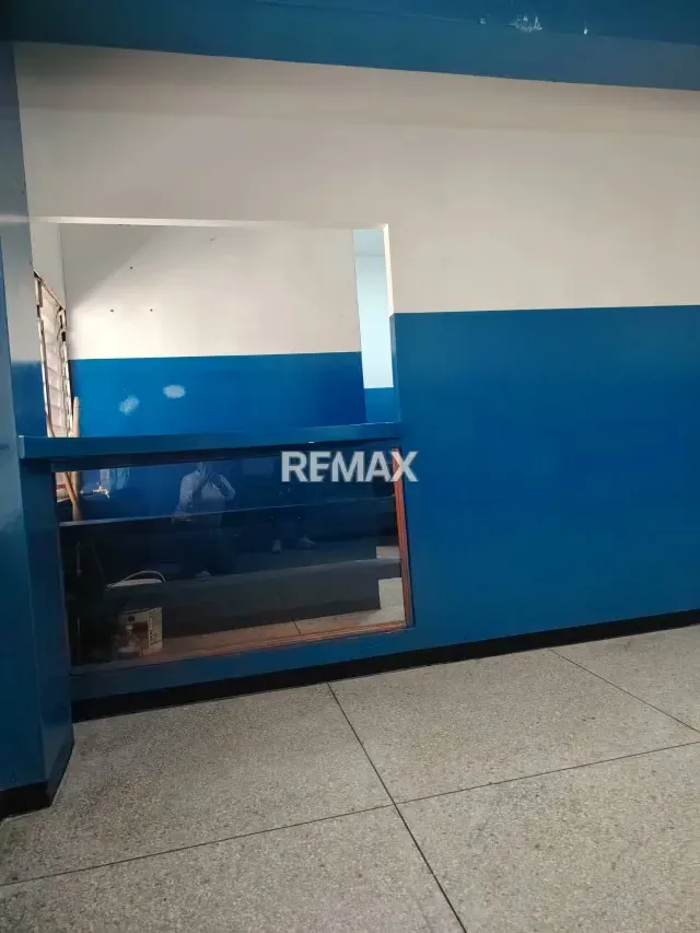 Local Comercial N-12 en Alquiler, Ubicado en el Edificio Centro Comercial Caracas, Calle 12, Avenidas 8 y 9 Municipio Valera, Estado Trujillo - 2