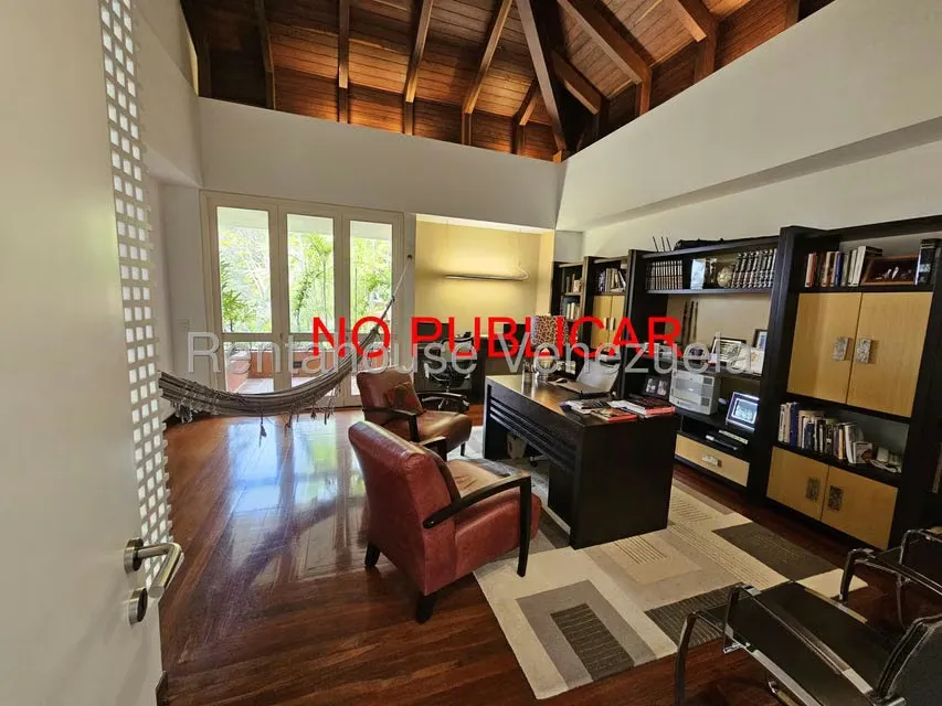 Casa (Multipes Niveles) en Venta en Alto Hatillo, Distrito Metropolitano - 23