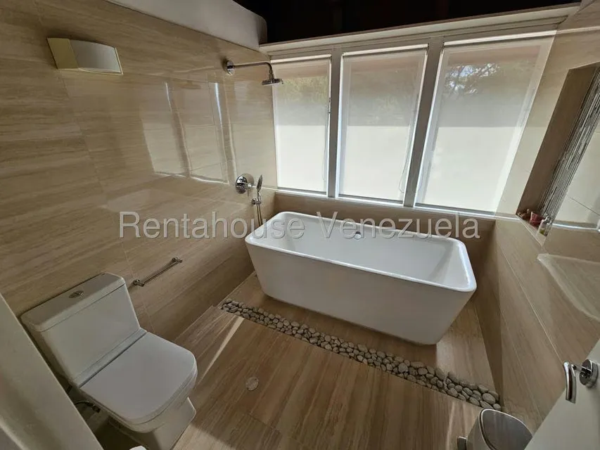 Casa (Multipes Niveles) en Venta en Alto Hatillo, Distrito Metropolitano - 28