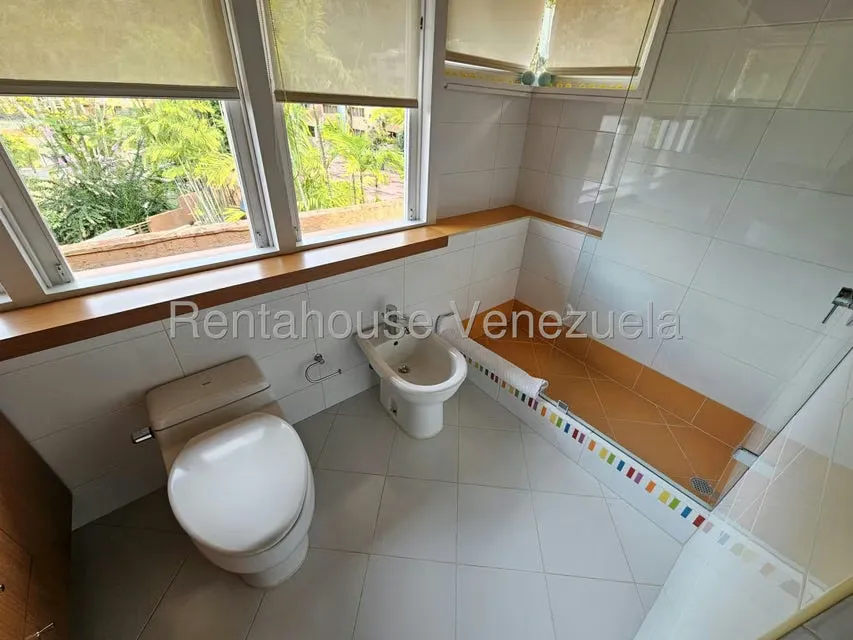 Casa (Multipes Niveles) en Venta en Alto Hatillo, Distrito Metropolitano - 37