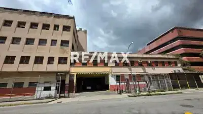 En Venta Edificio Industrial en los Cortijos de Lourdes