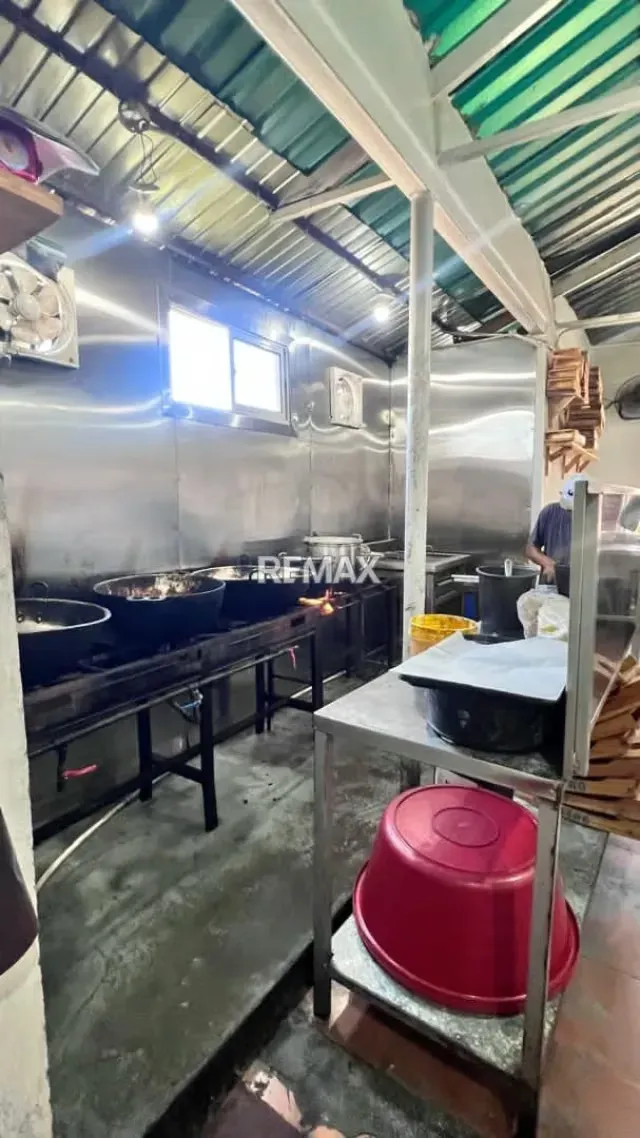 PUNTO COMERCIAL: RESTAURANTE EL VELERO - 10