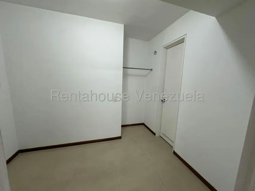 Apartamento (1 Nivel) en Alquiler en La Boyera, Distrito Metropolitano - 14