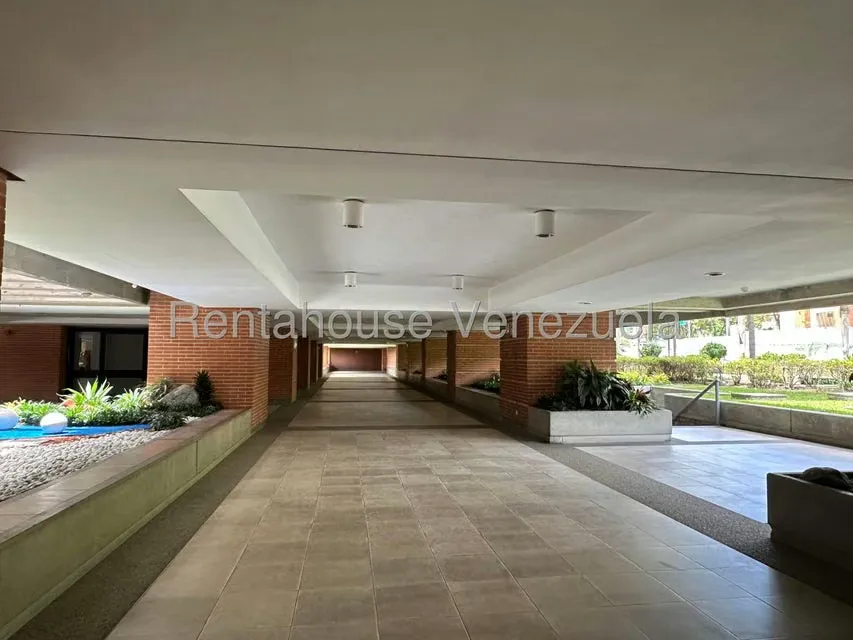 Apartamento (1 Nivel) en Alquiler en La Boyera, Distrito Metropolitano - 16