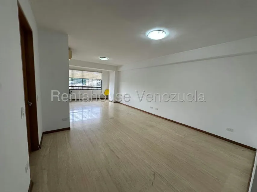 Apartamento (1 Nivel) en Alquiler en La Boyera, Distrito Metropolitano - 4