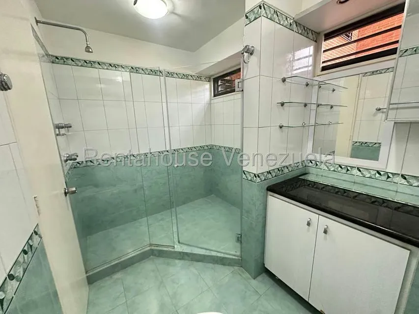 Apartamento (1 Nivel) en Alquiler en La Boyera, Distrito Metropolitano - 8