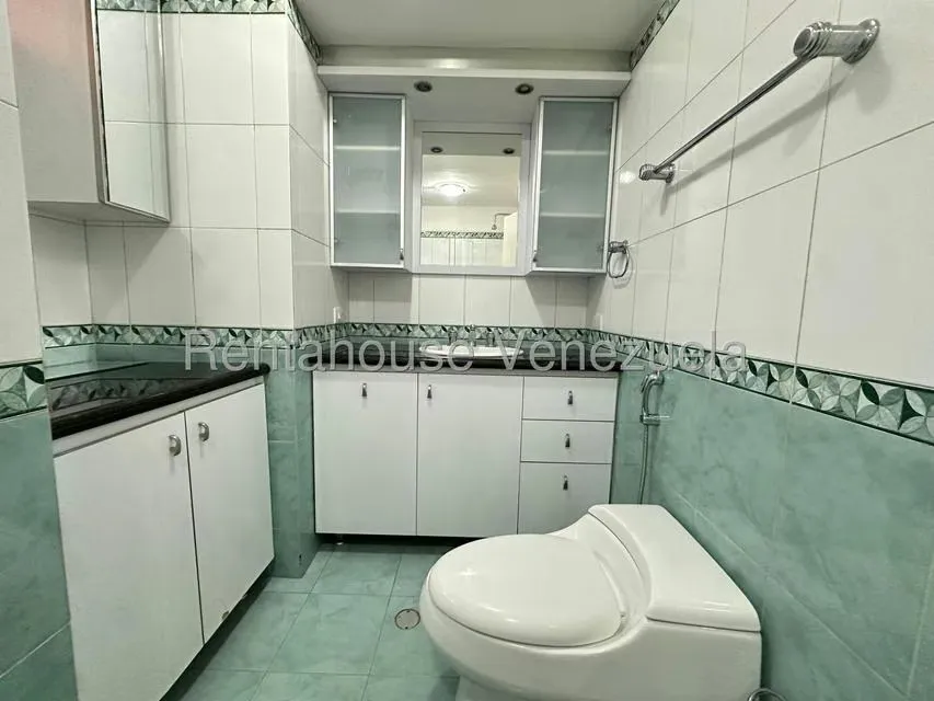 Apartamento (1 Nivel) en Alquiler en La Boyera, Distrito Metropolitano - 9