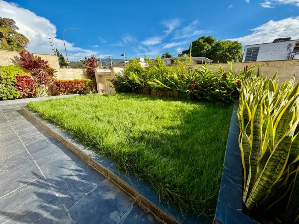 Se vende casa 580m2 4h+s+ch/8b/3p El Cafetal - 2