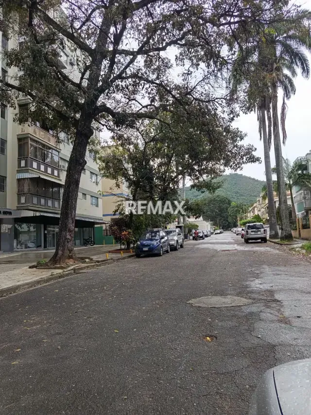 LOCAL EN VENTA TRIGAL CENTRO 83mts2 CALLE ANTIGUA FORNARINA - 13