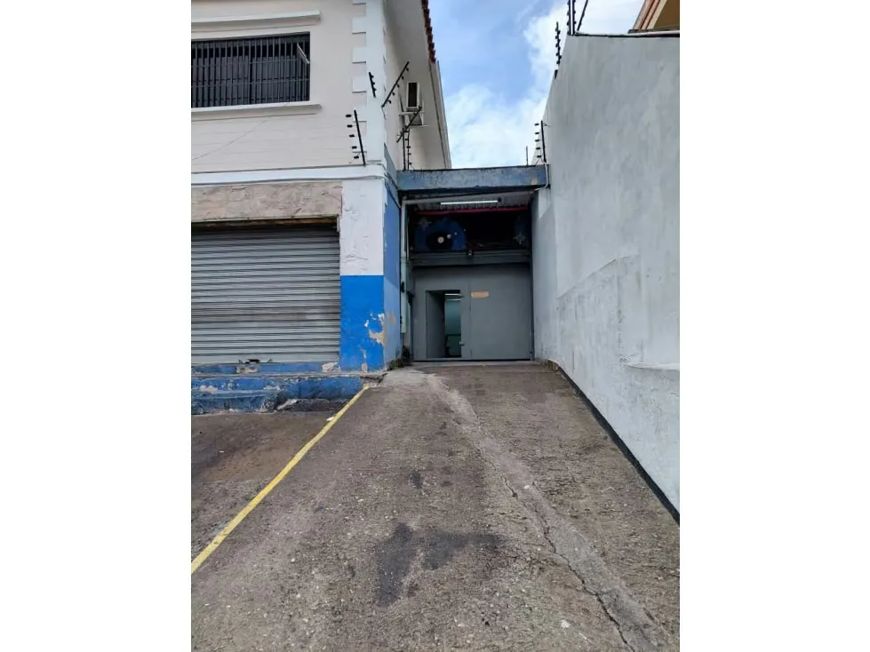 Alquilo galpón 250m2 Santa Mónica 1839