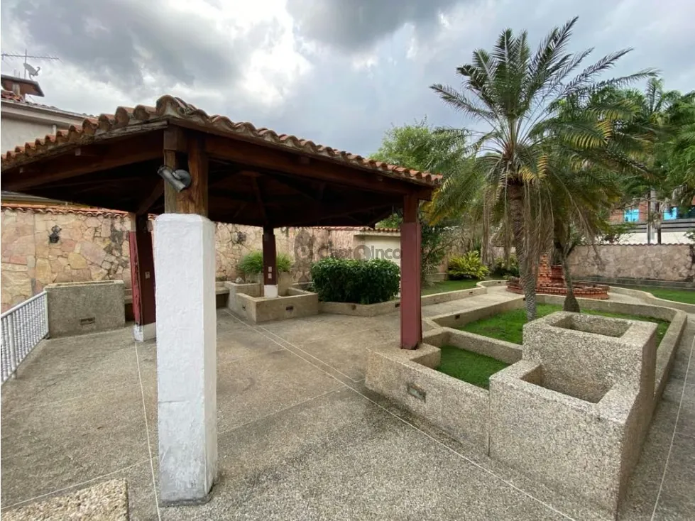 Venta de casa en Urb Guaparo - 2