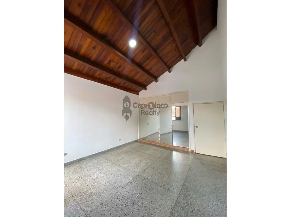 Venta de casa en Urb Guaparo - 16