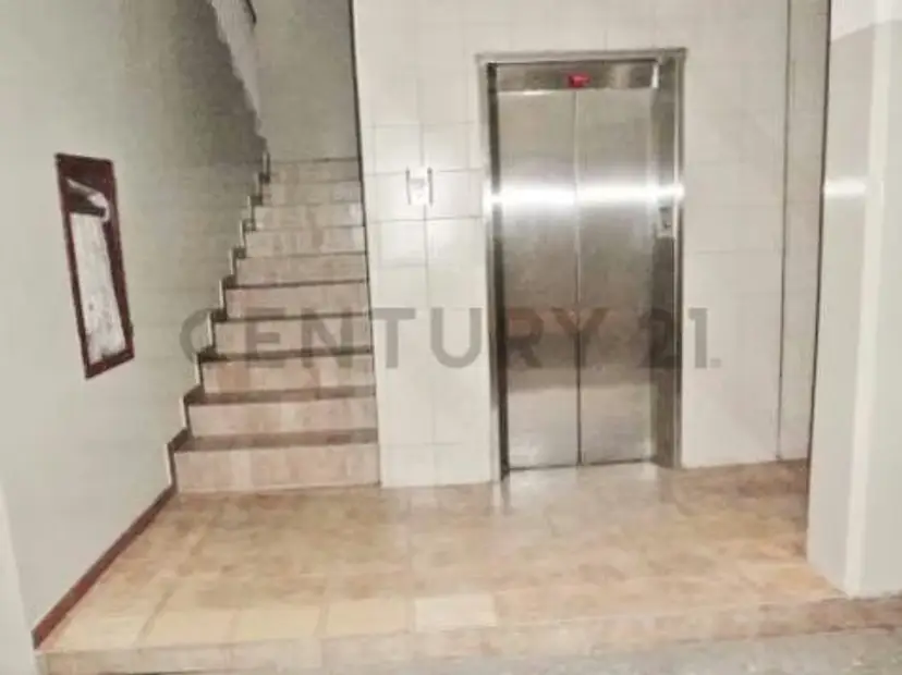 Century21 Orta Poleo ofrece en venta edificio ubicado en Maracay, estado Aragua. El Edificio cuen
