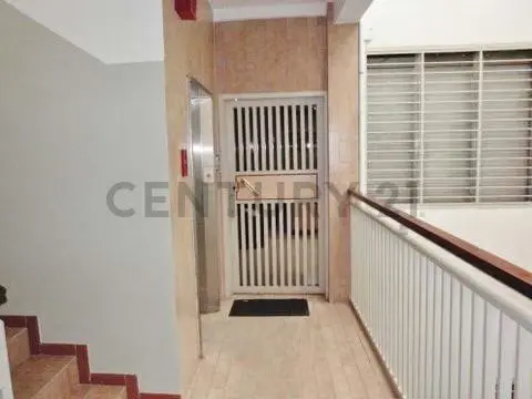 Century21 Orta Poleo ofrece en venta edificio ubicado en Maracay, estado Aragua. El Edificio cuen - 2