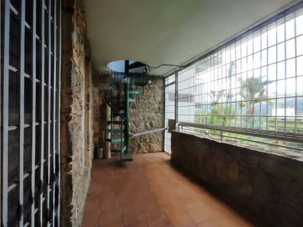 Se vende casa 380m2 parte alta Macaracuay 4402 - 14
