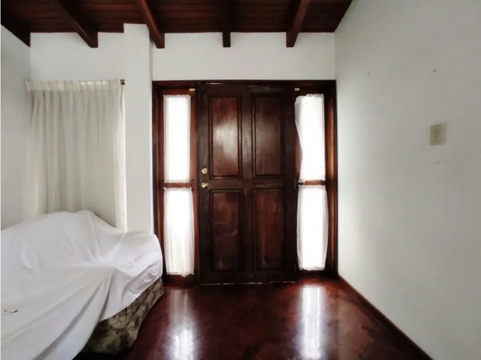 Se vende casa 380m2 parte alta Macaracuay 4402 - 3