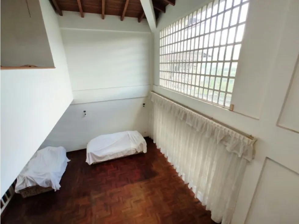 Se vende casa 380m2 parte alta Macaracuay 4402 - 5