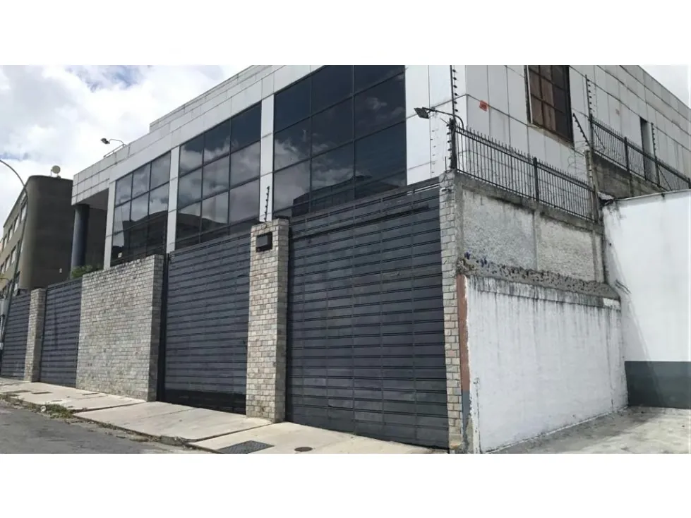Vendo/alquilo espacios en edificio y empresa 9000m2 La Urbina 1677