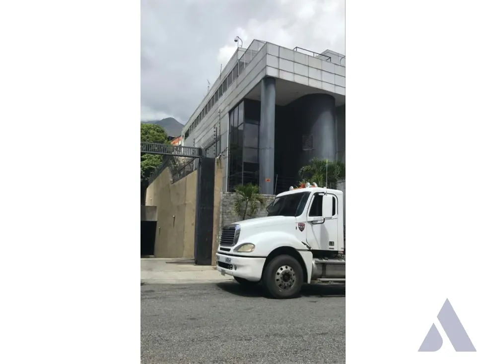 Vendo/alquilo espacios en edificio y empresa 9000m2 La Urbina 1677 - 4