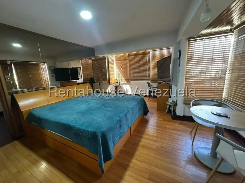 Apartamento (1 Nivel) en Venta en El Paraiso, Distrito Metropolitano - 25