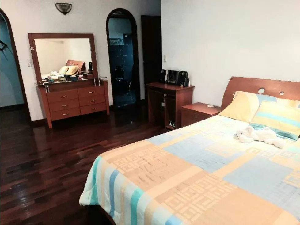 Vendo casa 390m2 Urb. Miranda 0071 - 5