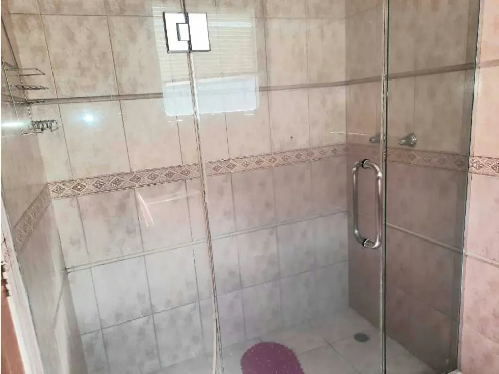 Vendo casa 390m2 Urb. Miranda 0071 - 8