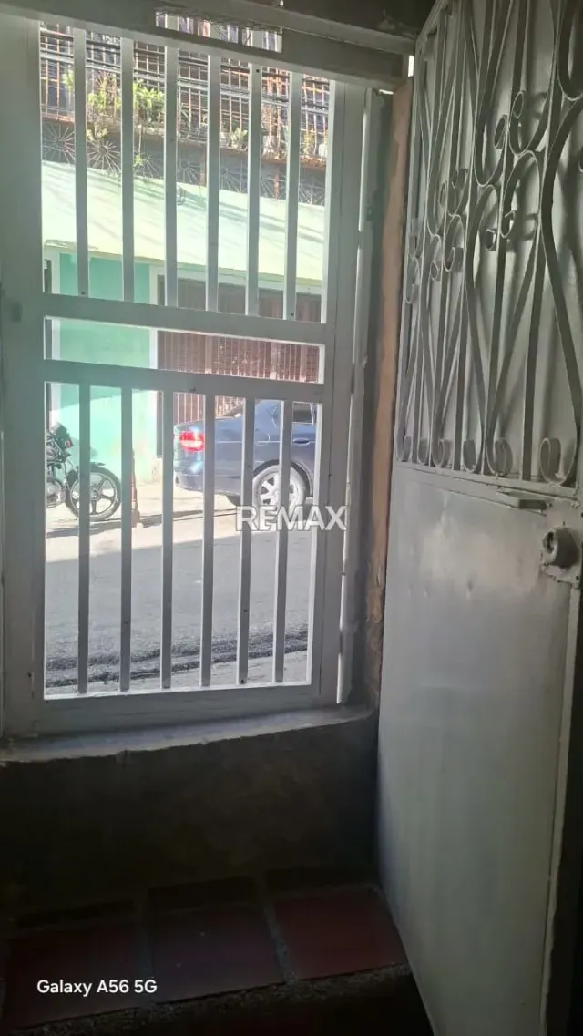 CASA EN VENTA | PETARE NORTE 1 (EJE LA URBINA) - 3