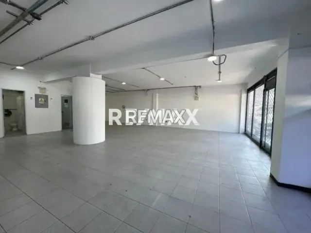 EN ALQUILER ESTRATÉGICO LOCAL CON UN ÁREA DE 144 M2 - 6