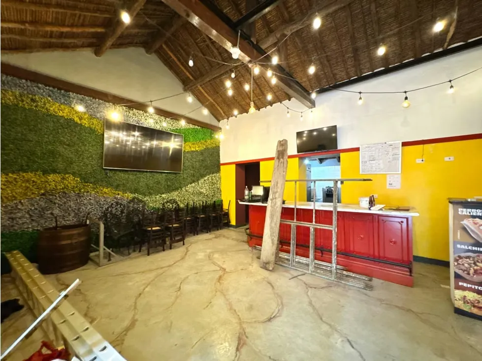 Alquiler de Restaurante Amoblado en Plaza El Hatillo Neg - 13