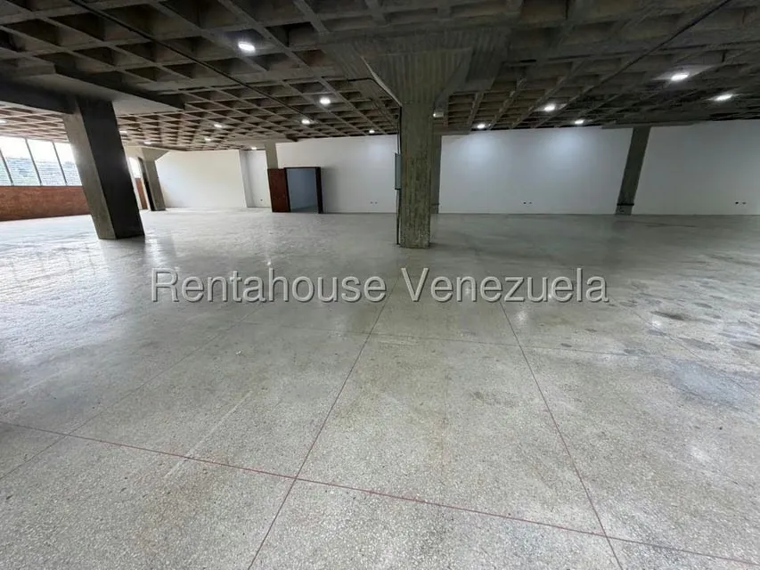 Galpon - Deposito en Alquiler en El Valle, Distrito Metropolitano - 13