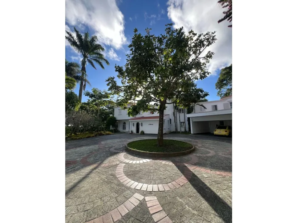 Vendo casa 1200m2 La Lagunita 2894