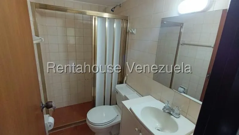 Apartamento (1 Nivel) en Alquiler en Altamira, Distrito Metropolitano - 16