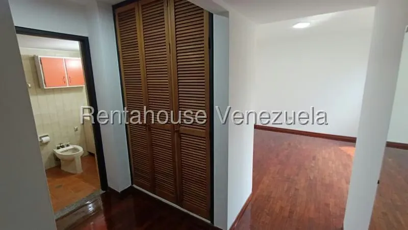 Apartamento (1 Nivel) en Alquiler en Altamira, Distrito Metropolitano - 23