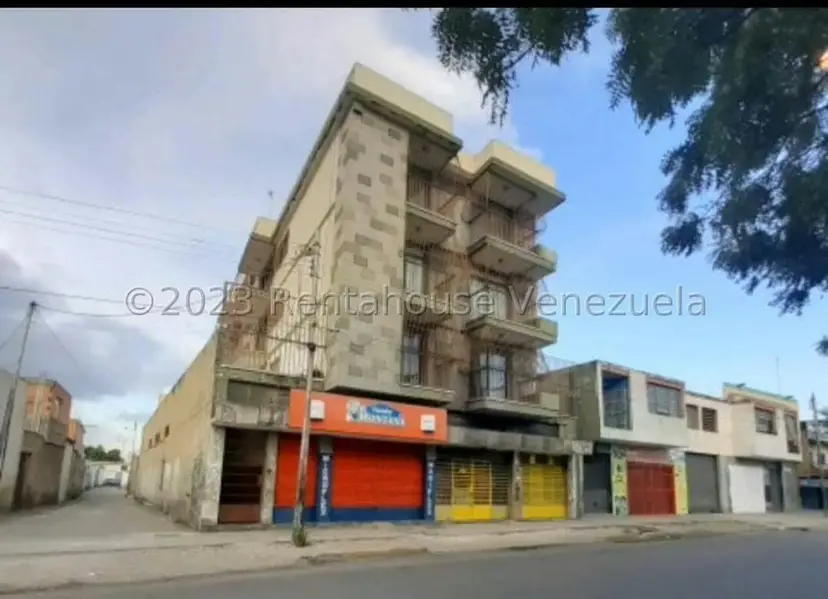 Comercial (Edificio) en Venta en Centro, Lara