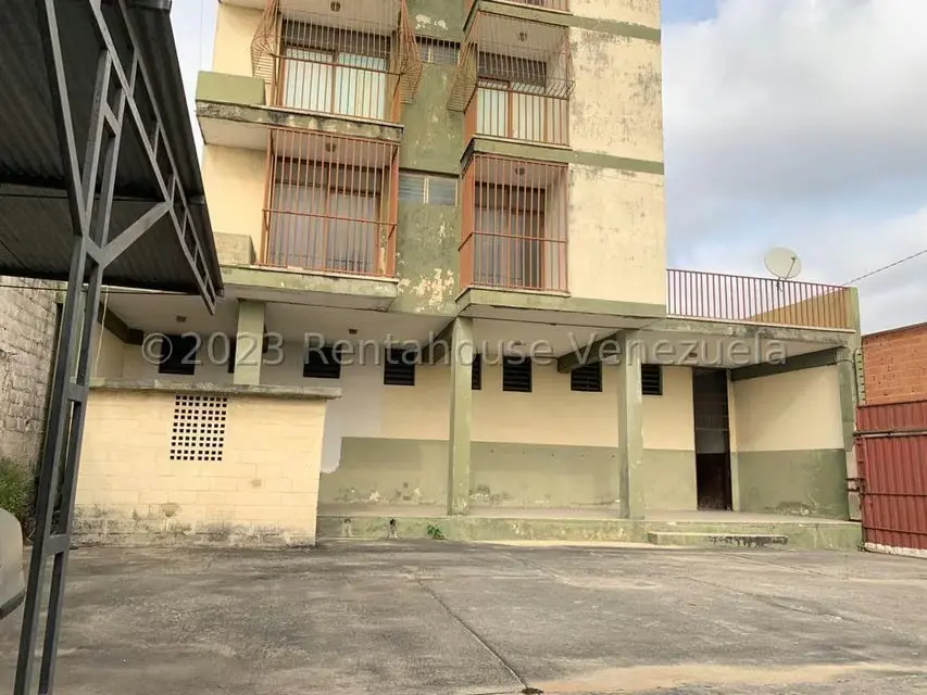 Comercial (Edificio) en Venta en Centro, Lara - 56