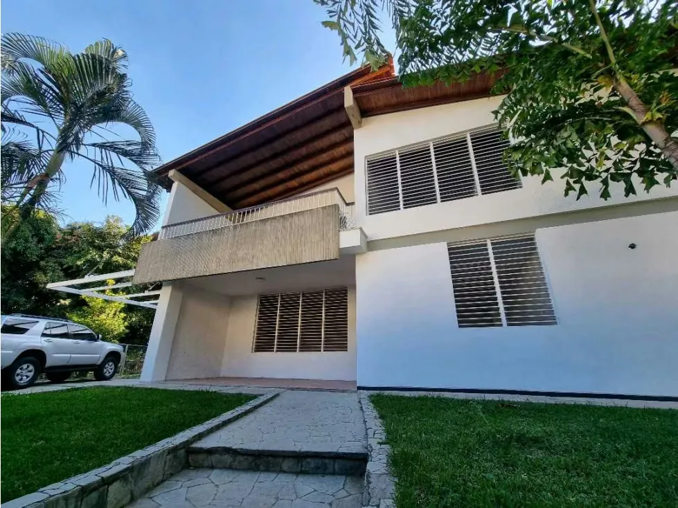 Vendo casa 560m2 El Marques Norte 2770