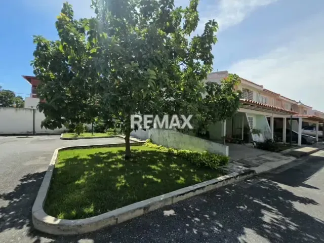 Casa tipo Townhouse en Venta - 2