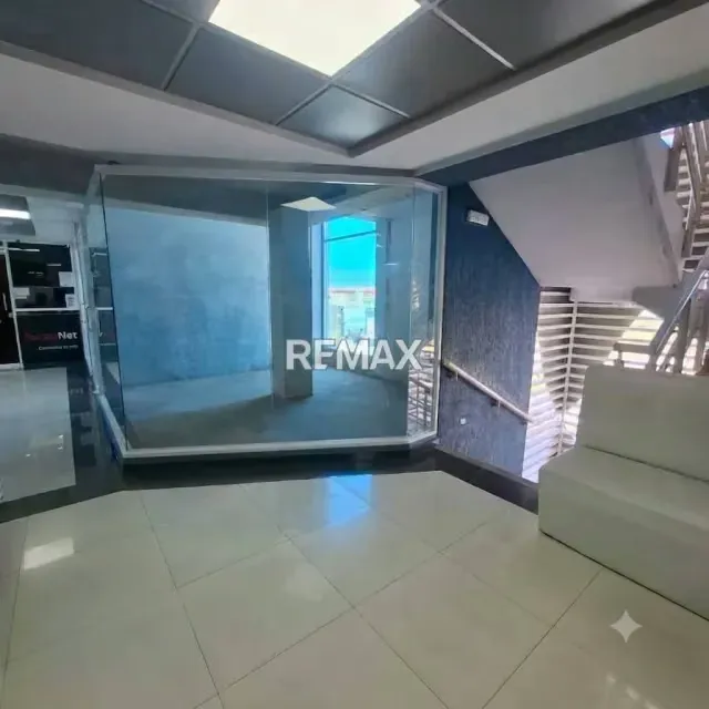 Local Comercial en Alquiler en C.C Exclusivo en Nueva Barcelona - 2