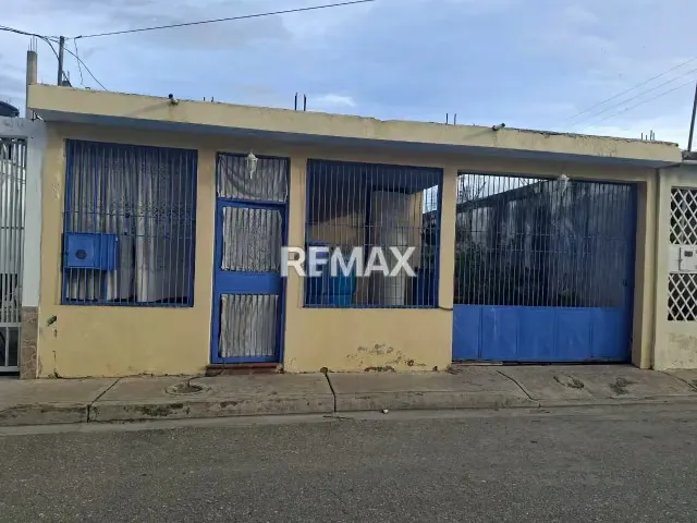 En venta casa en urbanismo privado en las margaritas, el ujano
