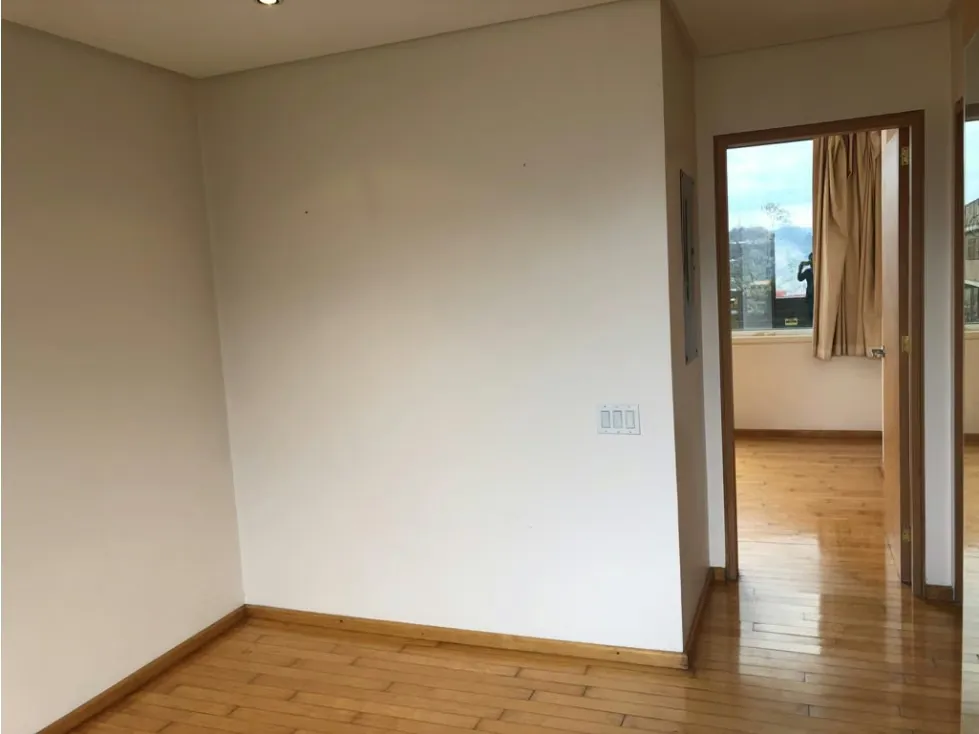Se vende casa 500m2+200m2 terraza Urb. Miranda 9703 - 16