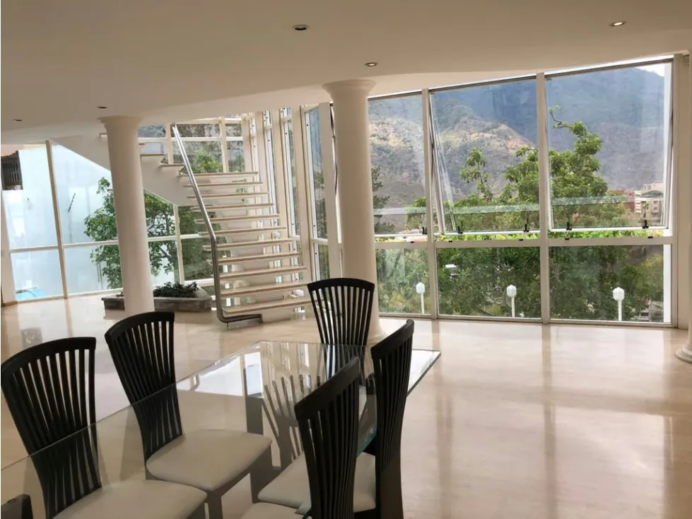 Se vende casa 500m2+200m2 terraza Urb. Miranda 9703 - 9