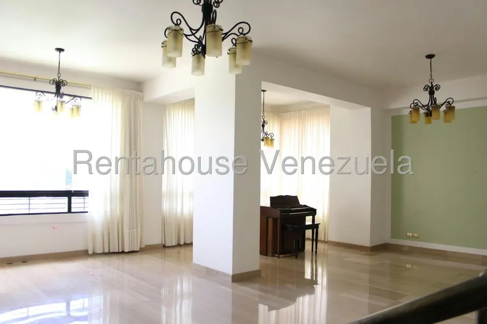 Apartamento (Penthouse) en Venta en Los Samanes, Distrito Metropolitano - 2