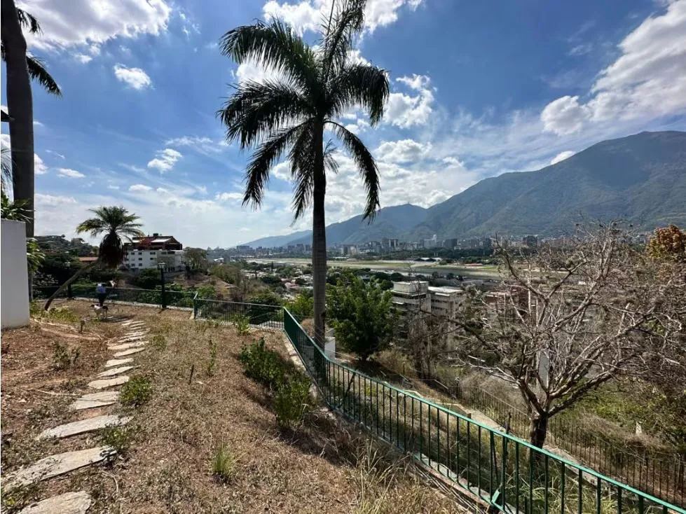 Vendo casa 1000m2 Lomas de Chuao 5963 - 6