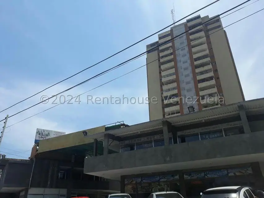 Local Comercial en Alquiler en Avenida Bella Vista, Zulia - 2