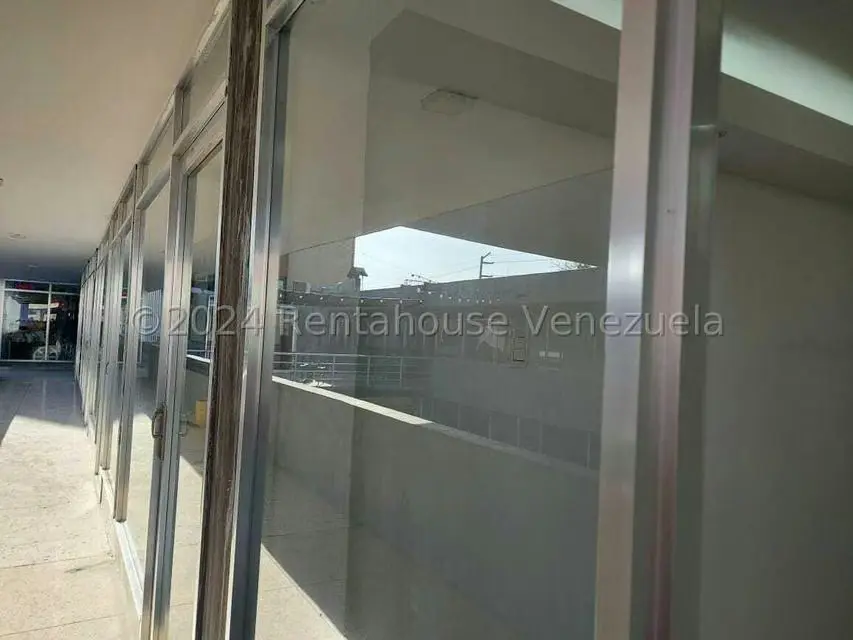 Local Comercial en Alquiler en Avenida Bella Vista, Zulia - 7